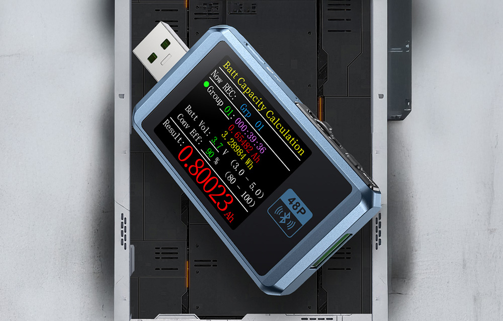 USB tester measuring battery capacity with the result visible in Ah.